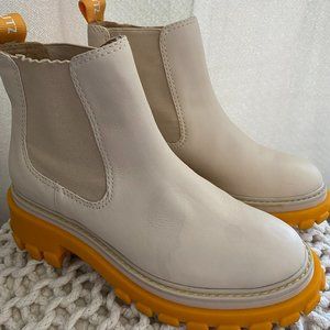 Ann Leather Short Booties